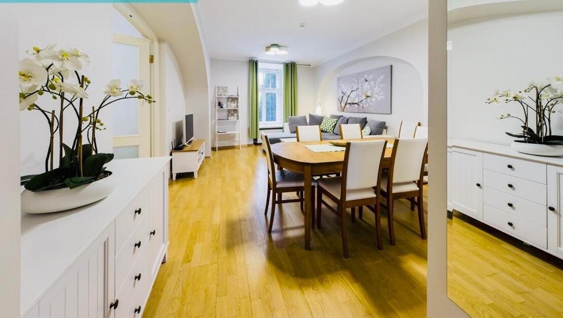 Tallinnhousing Knights And Nobility -3 Bdr Home Ngoại thất bức ảnh
